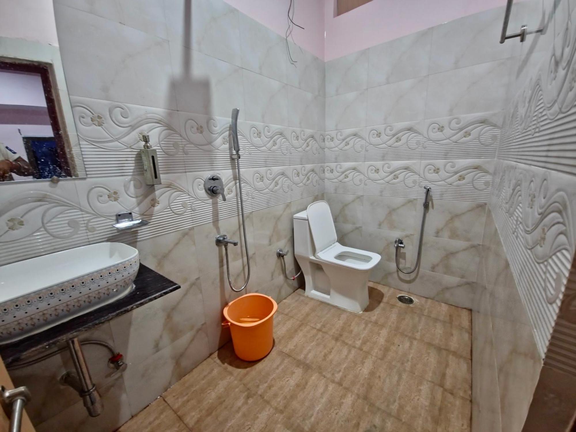 Hotel Kalika P Guest House Varanasi Bagian luar foto
